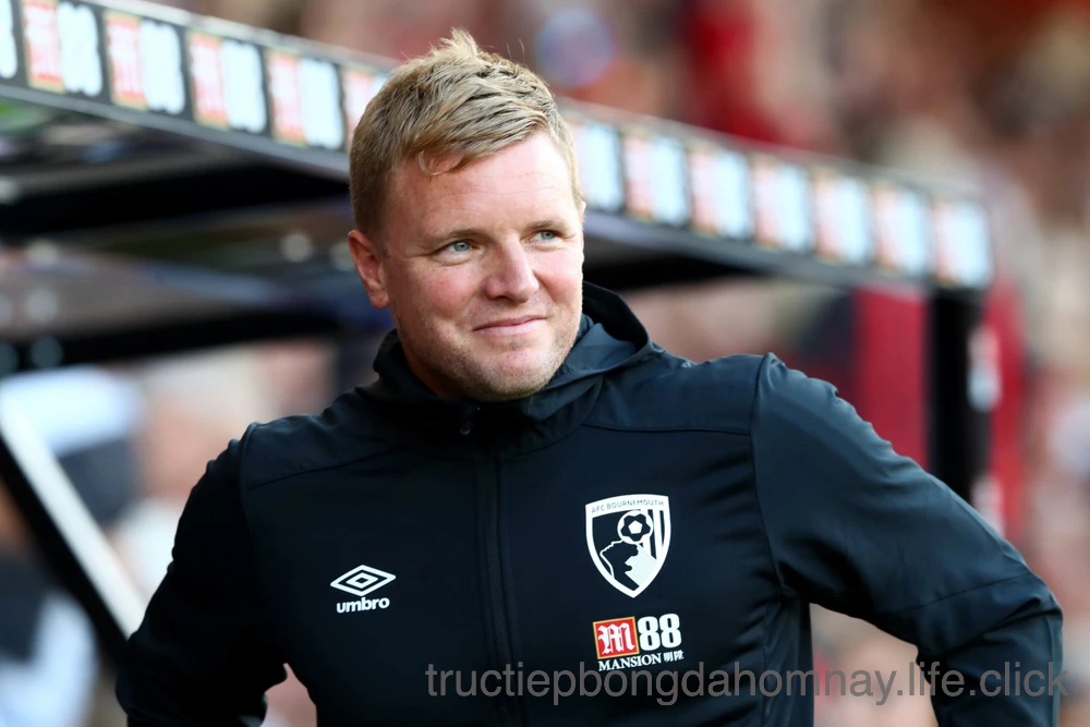 Eddie Howe kêu gọi Ronaldo và Neymar đến Newcastle